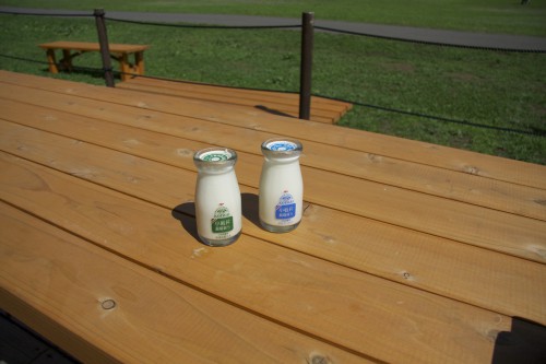 小岩井農場の牛乳と飲むヨーグルト